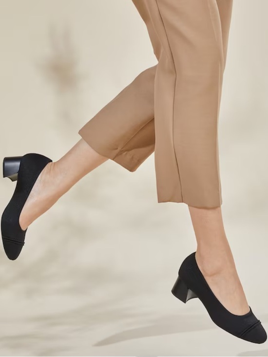 Vivaia Shoes - Vivaia Julie Pro Almond-Toe Chunky Heels in Black | 43